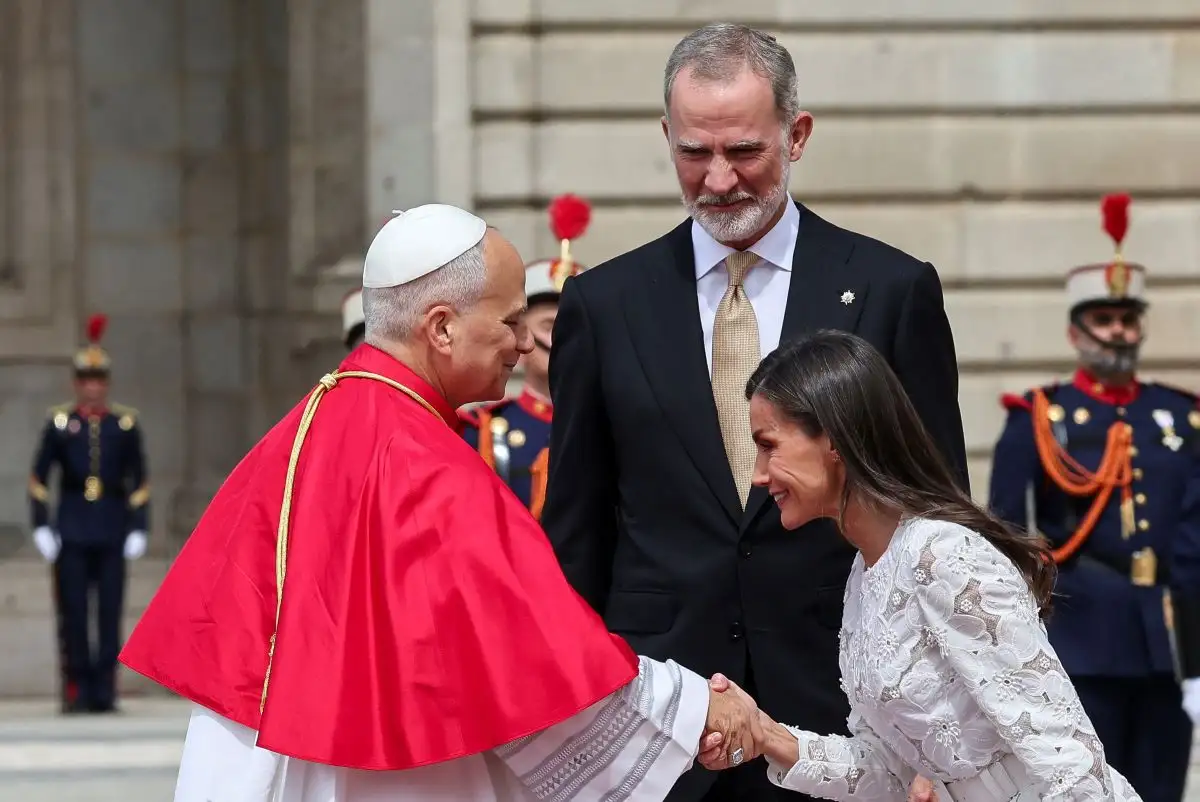 «Viva el Papa»: Θερμή υποδοχή στον Πάπα Λέοντα ΙΔ΄ στη Μαδρίτη