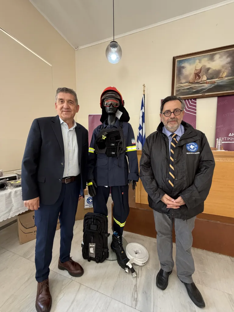 Δυτική Αχαΐα: Πυροσβεστικές στολές σε εθελοντές από τους Γιατρούς του Κόσμου