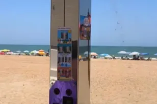 Δείτε σε ποια παραλία της Ισπανίας χρεώνεται η χρήση του ντους!