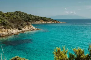 Ποια ελληνική παραλία ψηφίστηκε 2η καλύτερη στον κόσμο