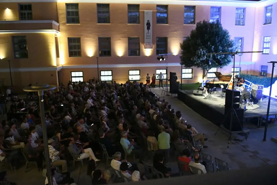 Η jazz «πέρασε» στο dna της Πάτρας - Ολοκληρώθηκε το «JAZZ+MORE» Η jazz «πέρασε» στο dna της Πάτρας - Ολοκληρώθηκε το «JAZZ+MORE»