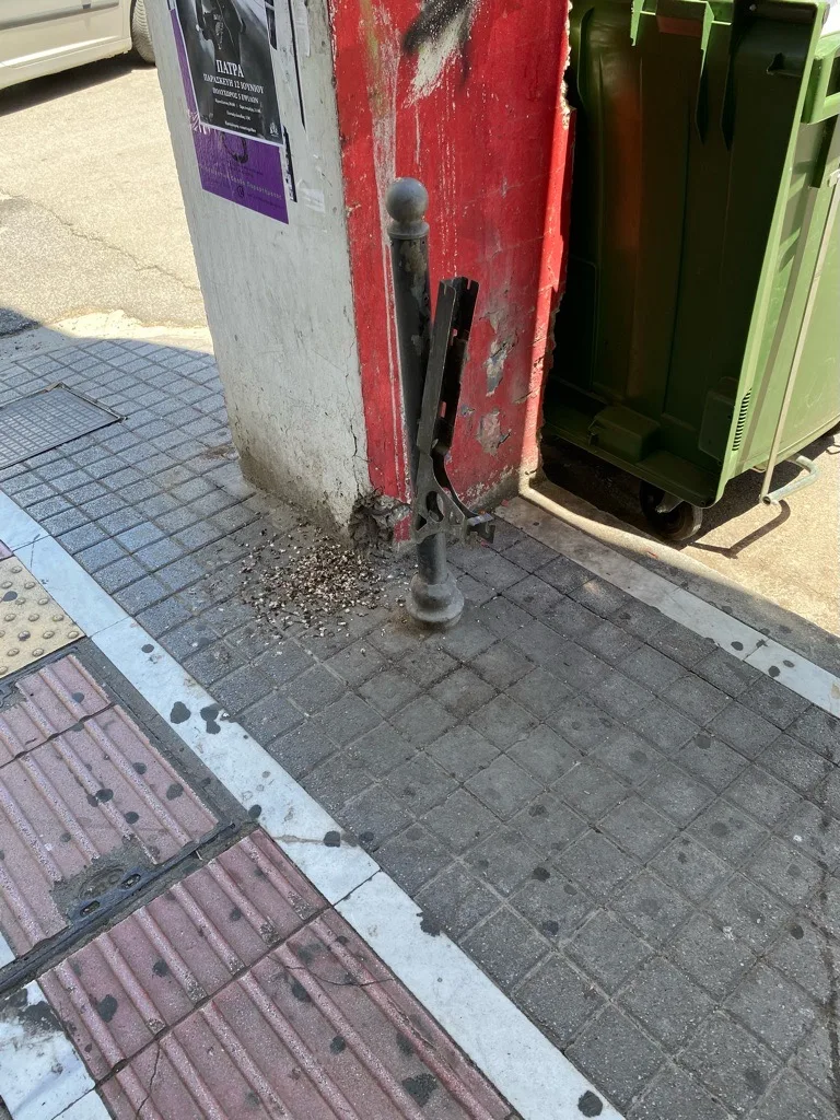 Η Πάτρα όπως τη δηλώνουν οι πολίτες: Κάδοι, λακκούβες, φώτα και πεζοδρόμια Η Πάτρα όπως τη δηλώνουν οι πολίτες: Κάδοι, λακκούβες, φώτα και πεζοδρόμια