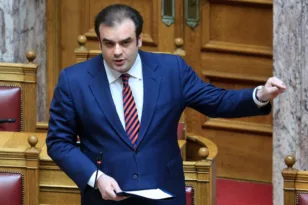 Στα 1.600 ευρώ το ακατάσχετο των τραπεζικών λογαριασμών – Ανακοίνωση Πιερρακάκη στη Βουλή