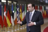 Πιερρακάκης: «Τέλος η γεωπολιτική αθωότητα της Ευρώπης» – Το στοίχημα για ενέργεια και ευρώ