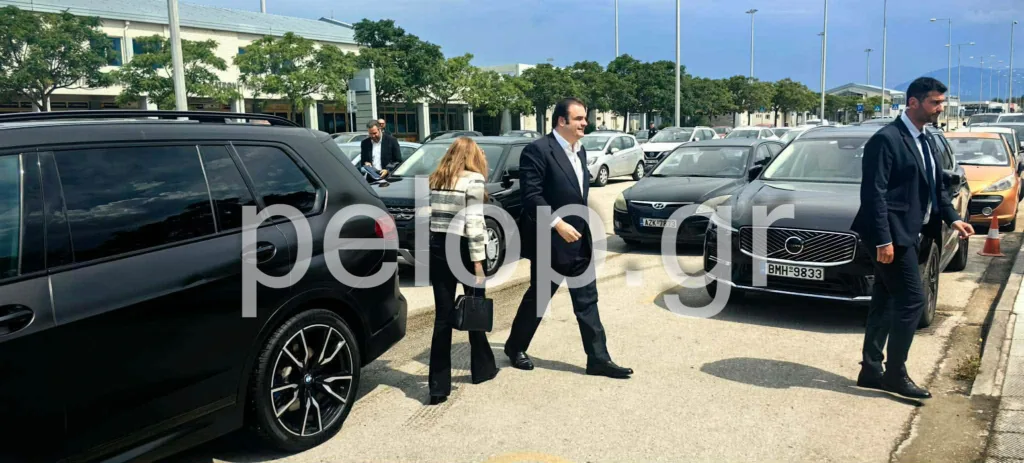 Πιερρακάκης από Πάτρα: Το λιμάνι «κλειδί» για ανάπτυξη, δουλειές και εξωστρέφεια Πιερρακάκης από Πάτρα: Το λιμάνι «κλειδί» για ανάπτυξη, δουλειές και εξωστρέφεια