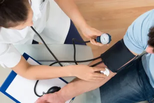 Ποιες εξετάσεις αξίζει να βάλεις στη ζωή σου μετά τα 40
