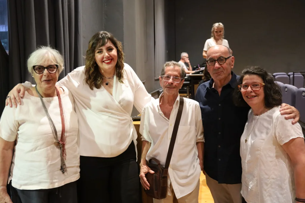 Πάτρα: Ο «Επιθεωρητής» έκανε πρεμιέρα με ροκ ρυθμό και βγαίνει στις γειτονιές ΦΩΤΟ