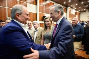 Πάλι άνοιξε πυρ κατά του Σαμαρά η κόρη του Εβερτ Πάλι άνοιξε πυρ κατά του Σαμαρά η κόρη του Εβερτ