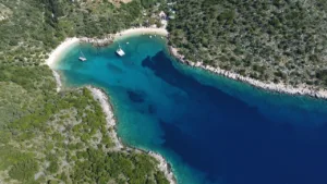 Ιθάκη και Κεφαλονιά: Ο απόλυτος οδηγός για «island hopping» με αφετηρία την Δυτική Ελλάδα