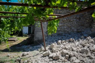 Νέα σεισμική δόνηση στην Εύβοια, σε εξέλιξη οι αυτοψίες για τις ζημιές σε δεκάδες κτίρια