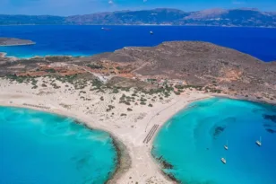 Οι πιο φωτογενείς παραλίες της Πελοποννήσου ΦΩΤΟ-ΒΙΝΤΕΟ