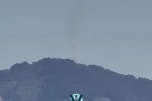 Φωτιά στη Σκόπελο: Μάχη των πυροσβεστών σε αγροτοδασική έκταση