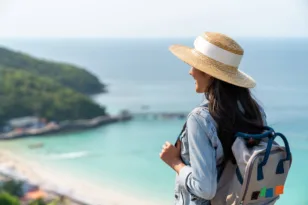 4+2 προορισμοί για solo travellers τα Σαββατοκύριακα του καλοκαιριού
