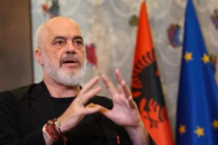 Ράμα: Δεν έχει κλειστεί συμφωνία για το νησί Σαζάν στην Αλβανία