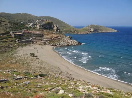 Μυστικές παραλίες στην Πελοπόννησο: Πού να πας, τι να πάρεις μαζί σου, τι να προσέξεις