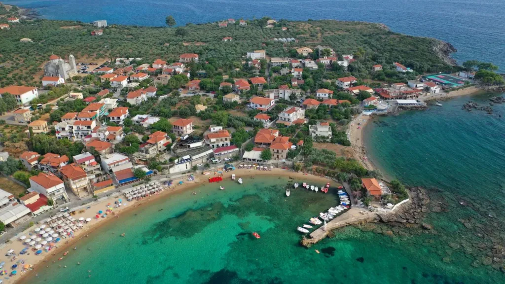 Οι «κρυφοί» παράδεισοι της ηπειρωτικής Ελλάδας για low-budget διήμερα του καλοκαιριού Οι «κρυφοί» παράδεισοι της ηπειρωτικής Ελλάδας για low-budget διήμερα του καλοκαιριού