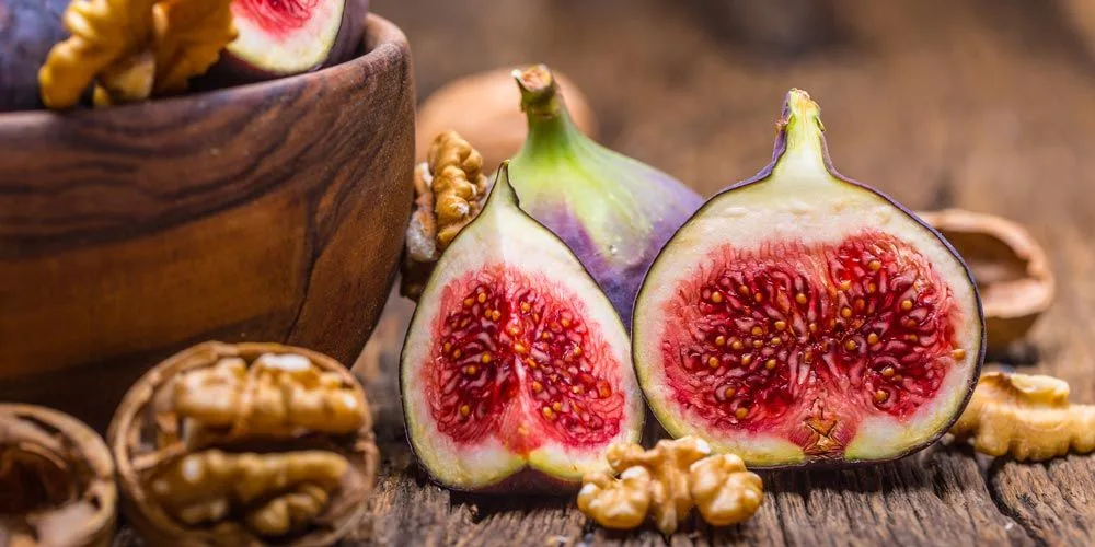 Καλοκαίρι στο πιάτο: 5 ελληνικά superfoods που θα σε απογειώσουν τώρα!