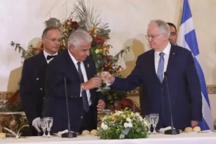 Ελλάδα – Παναμάς: Η θάλασσα, η ναυτιλία και οι συμφωνίες στο επίκεντρο της συνάντησης Τασούλα – Μουλίνο