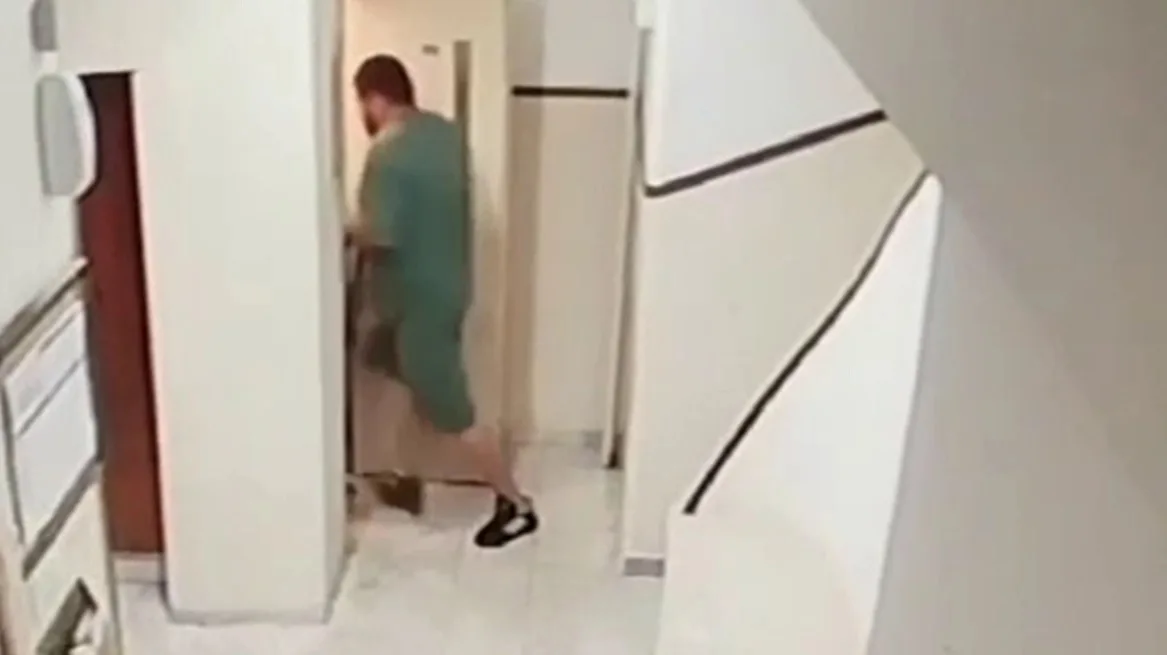 Θεσσαλονίκη: Καρέ καρέ η επίθεση σε ηλικιωμένη μέσα σε ασανσέρ – Πώς δρούσε ο 26χρονος ΒΙΝΤΕΟ Θεσσαλονίκη: Καρέ καρέ η επίθεση σε ηλικιωμένη μέσα σε ασανσέρ – Πώς δρούσε ο 26χρονος ΒΙΝΤΕΟ