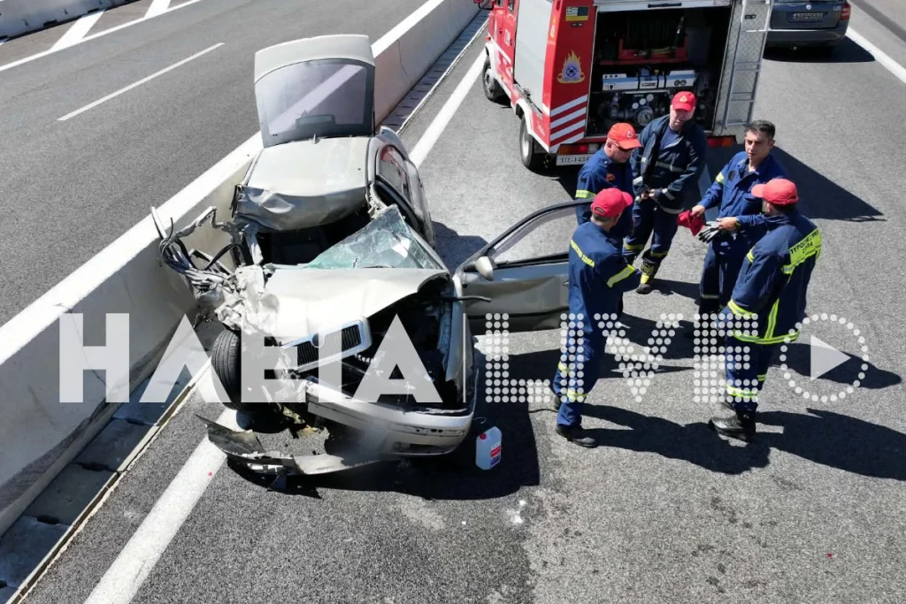 Ολυμπία Οδός: ΙΧ καρφώθηκε σε νταλίκα στο ρεύμα προς Πύργο – Απεγκλωβίστηκε ο οδηγός Ολυμπία Οδός: ΙΧ καρφώθηκε σε νταλίκα στο ρεύμα προς Πύργο – Απεγκλωβίστηκε ο οδηγός
