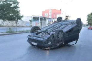 Θεσσαλονίκη: Αναποδογύρισε αυτοκίνητο – Στο νοσοκομείο ο οδηγός ΒΙΝΤΕΟ