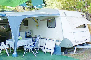 Αχαΐα: Συγκρατημένη αισιοδοξία για τουρισμό – Τα κάμπινγκ ανεβάζουν ταχύτητα, τα ταξίδια προσαρμόζονται στην ακρίβεια