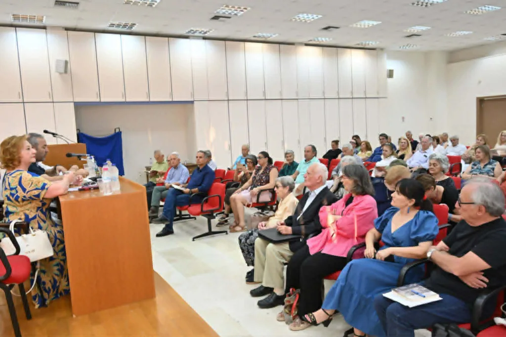 Αίγιο: Ο άγνωστος γιατρός Ιωαννίδης και η Ζωή Μελά που άφησαν έργο στο Παστέρ ΦΩΤΟ Αίγιο: Ο άγνωστος γιατρός Ιωαννίδης και η Ζωή Μελά που άφησαν έργο στο Παστέρ ΦΩΤΟ