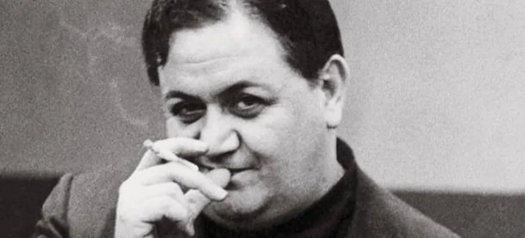 Μάνος Χατζιδάκις: Ο δύσκολος άνθρωπος πίσω από τις πιο τρυφερές μουσικές μας