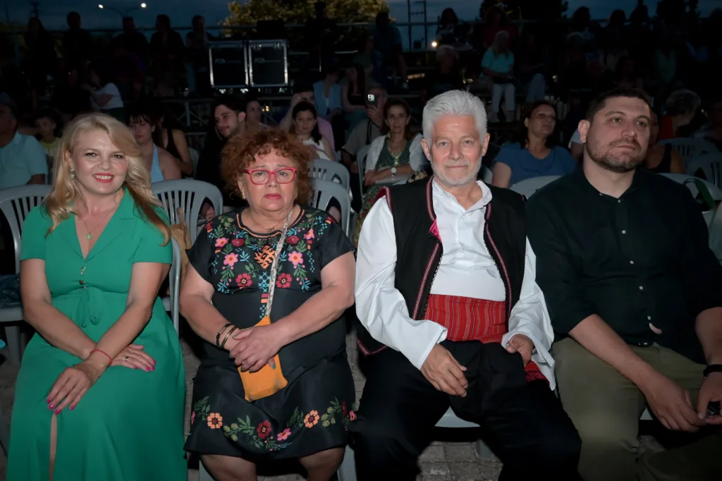 Πάτρα: Το Διεθνές Χορευτικό Αντάμωμα έφερε στην Πλαζ χορούς από Εκουαδόρ, Μεξικό και Ρουμανία ΦΩΤΟ