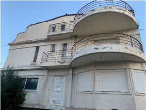 Για 10.000 ευρώ ο Μάκης Χριστοδουλόπουλος έχασε το σπίτι του στην Αιγιάλεια Για 10.000 ευρώ ο Μάκης Χριστοδουλόπουλος έχασε το σπίτι του στην Αιγιάλεια