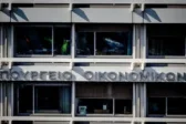 ΥΠΟΙΚ κατά ΣΥΡΙΖΑ: «20 μύθοι και 20 αλήθειες» για την οικονομία