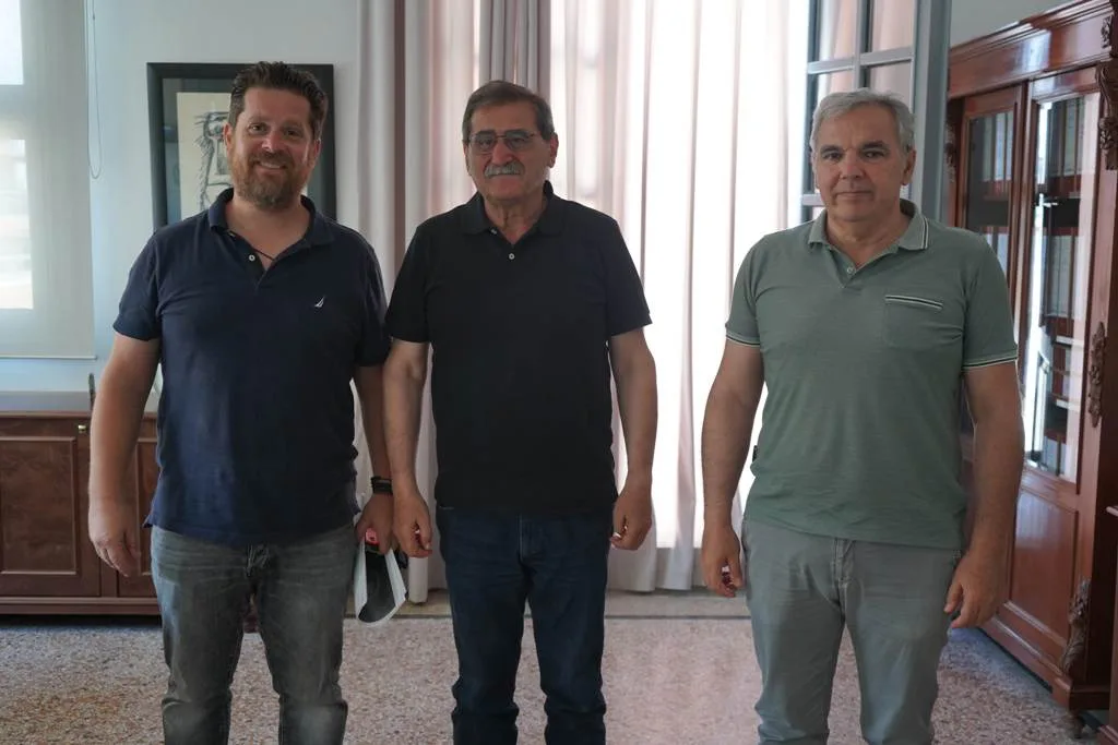Πάτρα: Τι αλλάζει στην πλατεία Γεωργίου με το έργο των 853.100 ευρώ – Υπέγραψε τη σύμβαση ο Κ. Πελετίδης Πάτρα: Τι αλλάζει στην πλατεία Γεωργίου με το έργο των 853.100 ευρώ – Υπέγραψε τη σύμβαση ο Κ. Πελετίδης