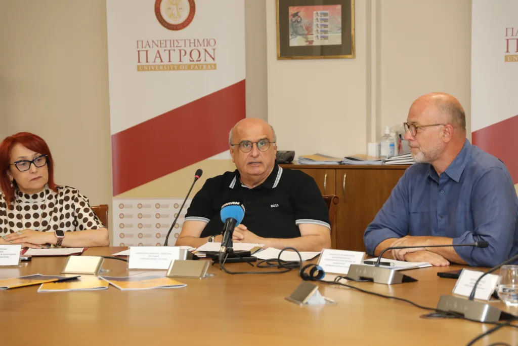 Welcome to UP 2026: Με Βασίλη Παπακωνσταντίνου στον Μώλο, «Εκάβη», «Καποδίστρια» και Ross Daly το πρόγραμμα της μεγάλης πανεπιστημιακής γιορτής