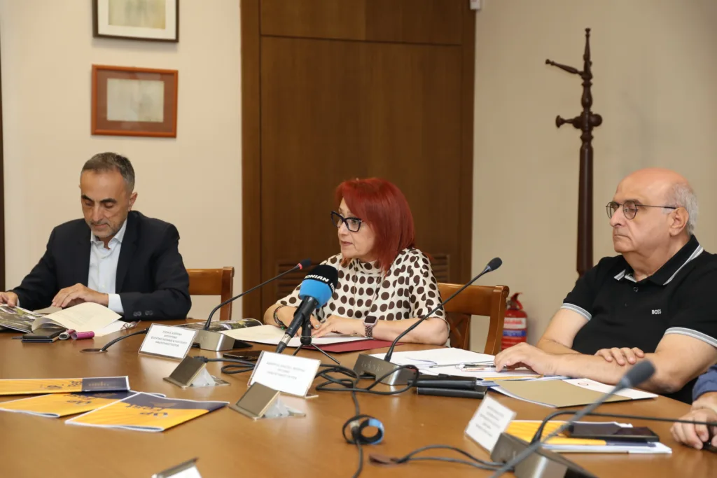 Welcome to UP 2026: Με Βασίλη Παπακωνσταντίνου στον Μώλο, «Εκάβη», «Καποδίστρια» και Ross Daly το πρόγραμμα της μεγάλης πανεπιστημιακής γιορτής