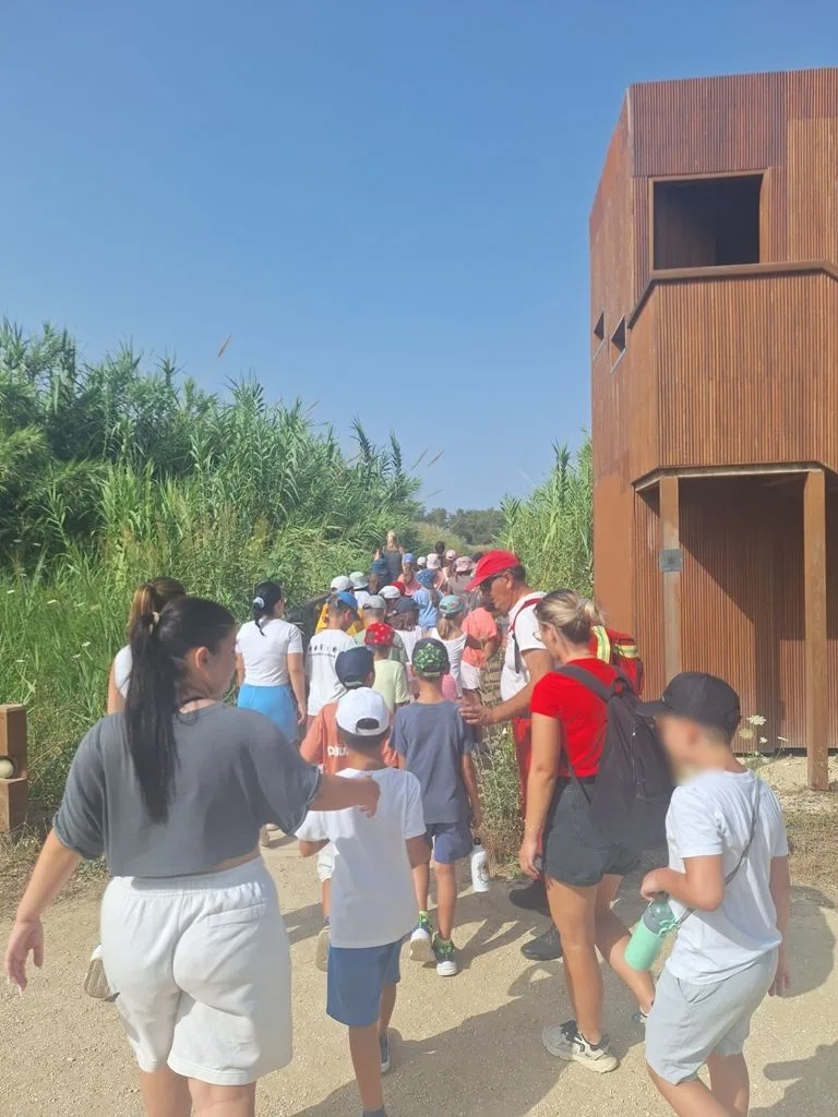 Πάτρα: Οικολογικός περίπατος στο Έλος της Αγυιάς για τα παιδιά των δημοτικών κατασκηνώσεων