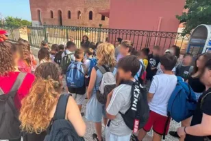 Εκπαιδευτική περιήγηση για τα παιδιά της κατασκήνωσης του Δήμου Πατρέων στο Ρωμαϊκό Ωδείο και το Κάστρο
