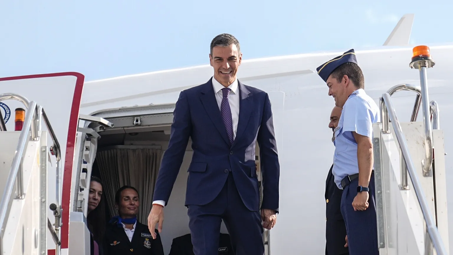 Ο Τραμπ απειλούσε την Ισπανία, ο Σάντσεθ λέει ότι μιλούσαν για… Μουντιάλ και γκολφ Ο Τραμπ απειλούσε την Ισπανία, ο Σάντσεθ λέει ότι μιλούσαν για… Μουντιάλ και γκολφ