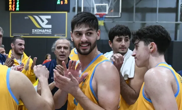 Η Παναχαϊκή ανανέωσε με Κανελλάκη, φλερτ με Γκάτζιο