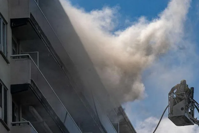 Φωτιά σε πολυκατοικία στην Αμβέρσα: Τουλάχιστον 5 νεκροί, συνεχίζονται οι έρευνες