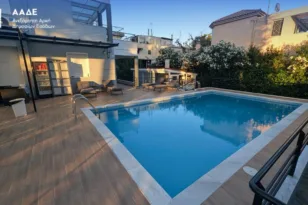 Δήλωνε άστεγη και έμενε σε βίλα με πισίνα – Αποκαλύφθηκε κύκλωμα φοροδιαφυγής με εικονικά τιμολόγια