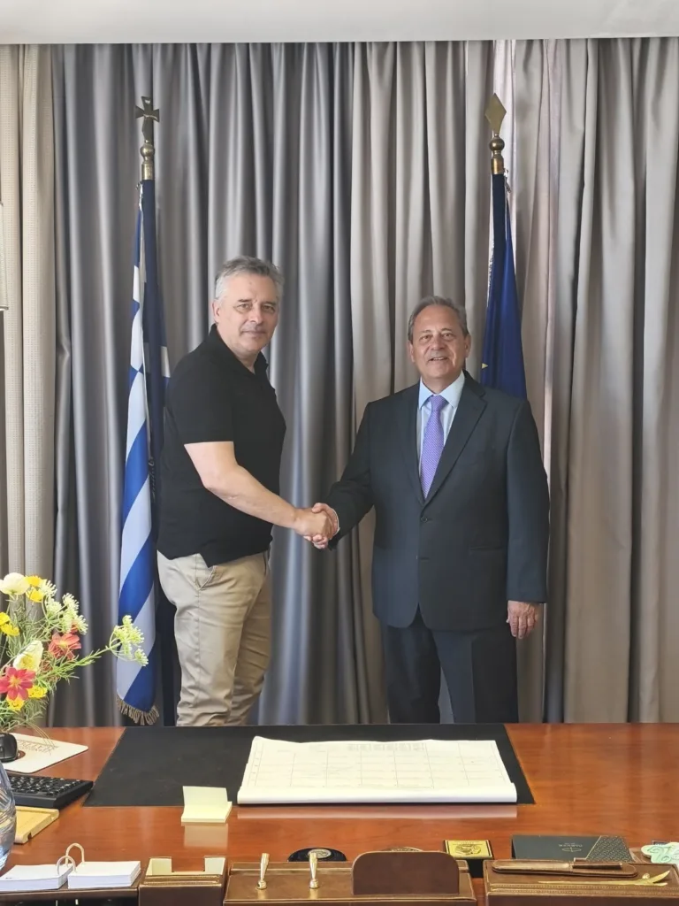 Μνημόνιο συνεργασίας Αποκεντρωμένης Διοίκησης και ΕΚΔΔΑ για τον εκσυγχρονισμό των υπηρεσιών Μνημόνιο συνεργασίας Αποκεντρωμένης Διοίκησης και ΕΚΔΔΑ για τον εκσυγχρονισμό των υπηρεσιών