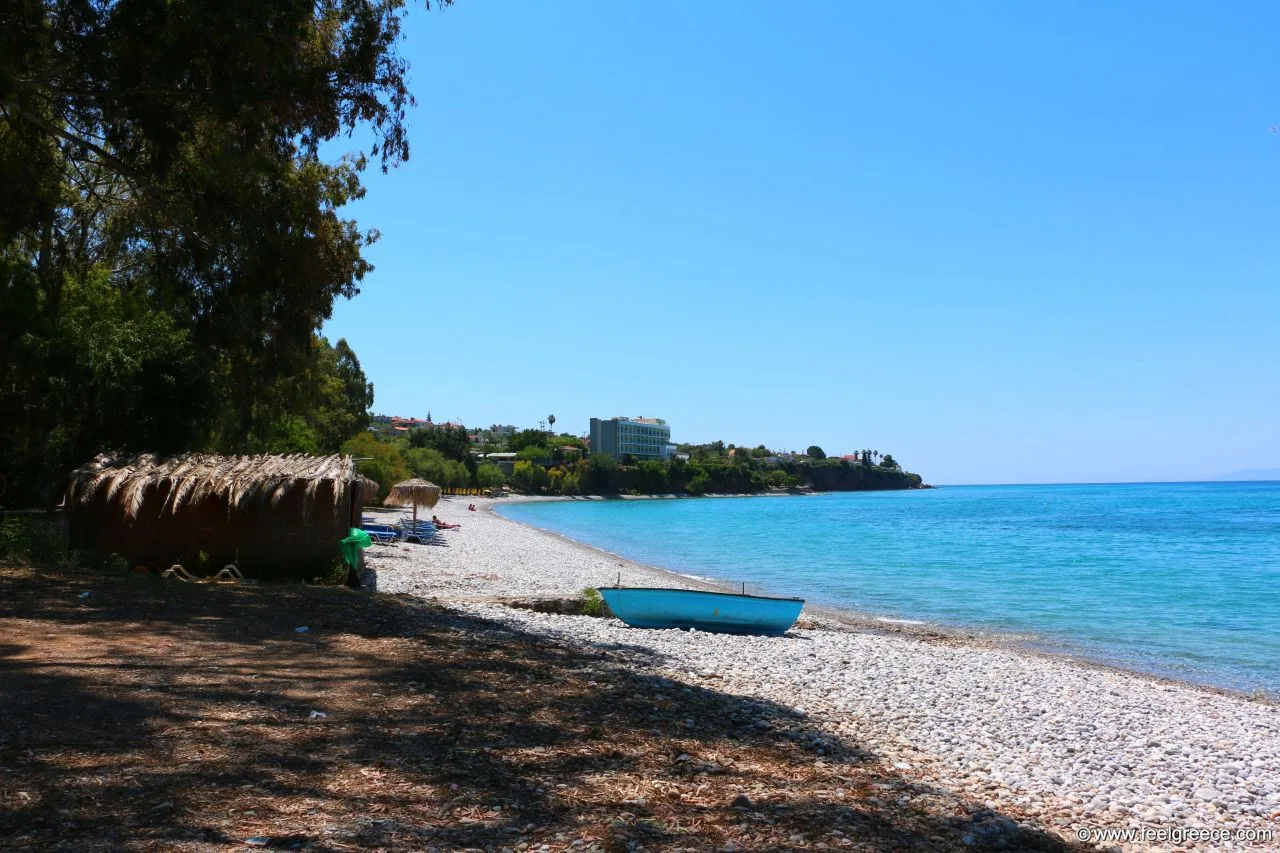Καλαμάτα: Μπάνιο το πρωί, Παλιά Πόλη το βράδυ – Το καλοκαίρι εδώ παίζει σαν ταινία