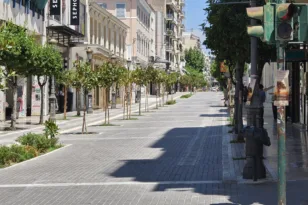 Πάτρα: Για ποιο λόγο να ανοίγουν τα καταστήματα τις Κυριακές; Αδειοι οι εμπορικοί δρόμοι