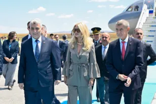 Δύο αεροπλάνα, μία χώρα: Η τσεχική κόντρα που φάνηκε στη Σύνοδο του ΝΑΤΟ