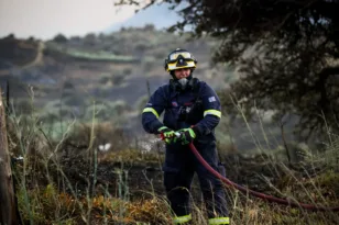Κρήτη: Ο καπνός από τη φωτιά έφτασε 100 χιλιόμετρα μακριά – Η εικόνα από το διάστημα