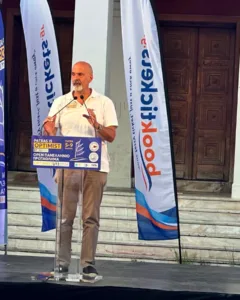 Πλημμύρισε από τους μικρούς «καπετάνιους» των Optimist η πλατεία Γεωργίου Α΄ - Φωτογραφίες
