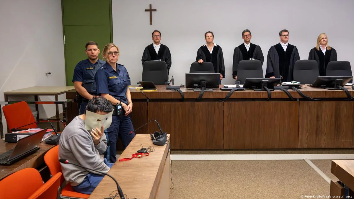 Αγόρασαν δύο παιδιά ως σκλάβες: Η βαριά ετυμηγορία για το ζευγάρι του ISIS Το Ανώτερο Περιφερειακό Δικαστήριο του Μονάχου όπου εκδόθηκε η απόφαση για τα δύο μέλη του ISIS