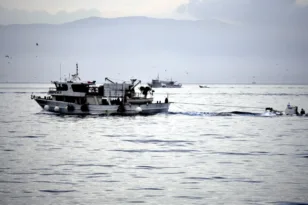 Πάτρα: «Μπλόκο» σε ψάρεμα και αγκυροβολία στις πολυσύχναστες παραλίες