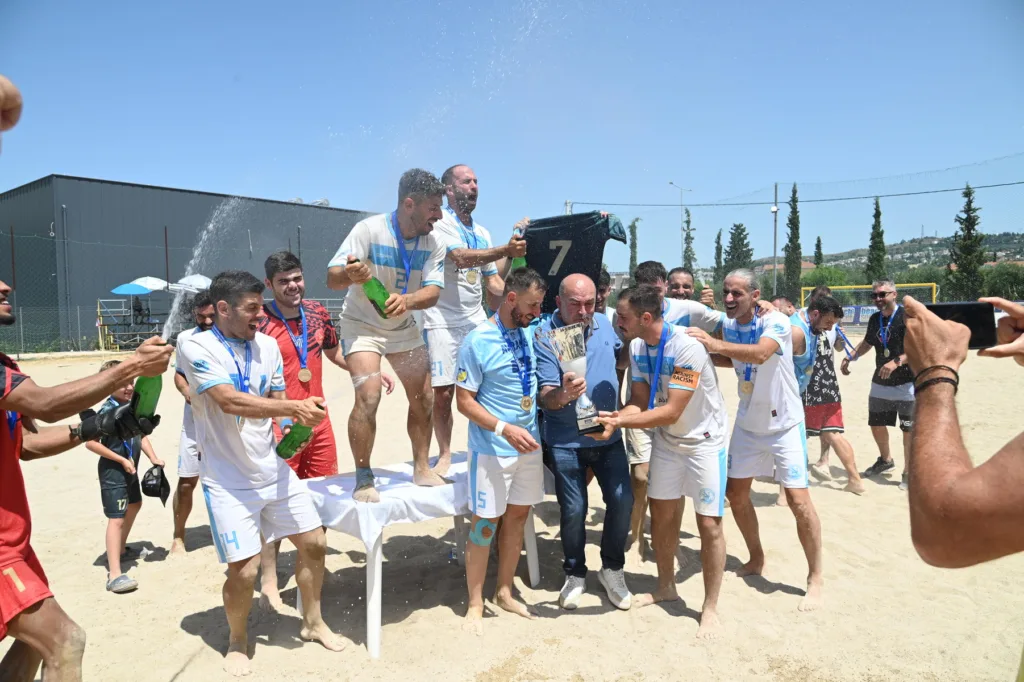 Πρωταθλήτρια Ελλάδας η Νάπολη Πατρών Πρωταθλήτρια Ελλάδας η Νάπολη Πατρών