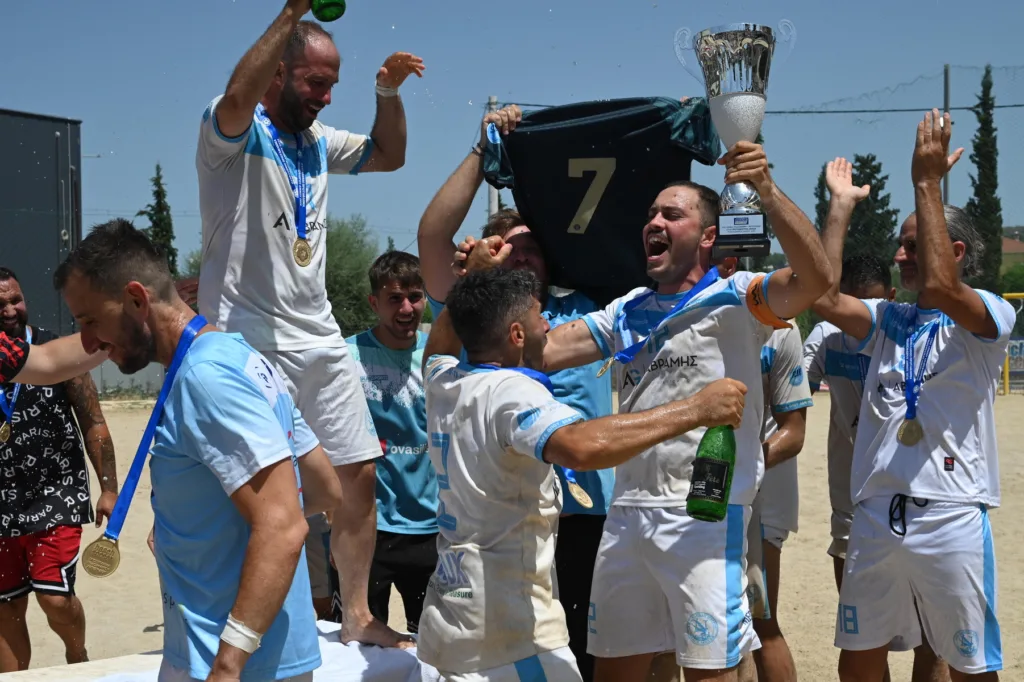 Πρωταθλήτρια Ελλάδας η Νάπολη Πατρών Πρωταθλήτρια Ελλάδας η Νάπολη Πατρών